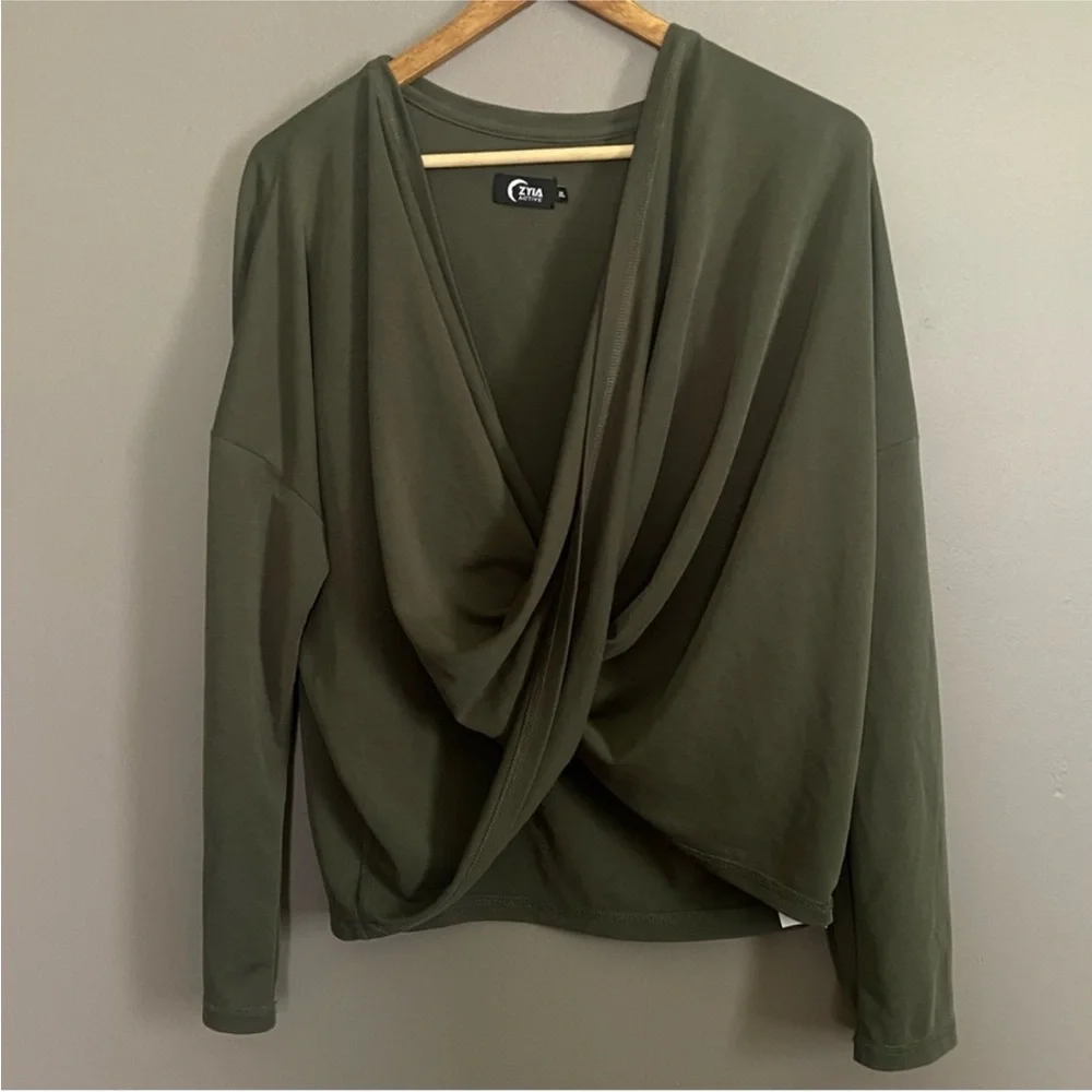 Zyia Army Cutsie Shawl Size XL - Picture 2 of 6